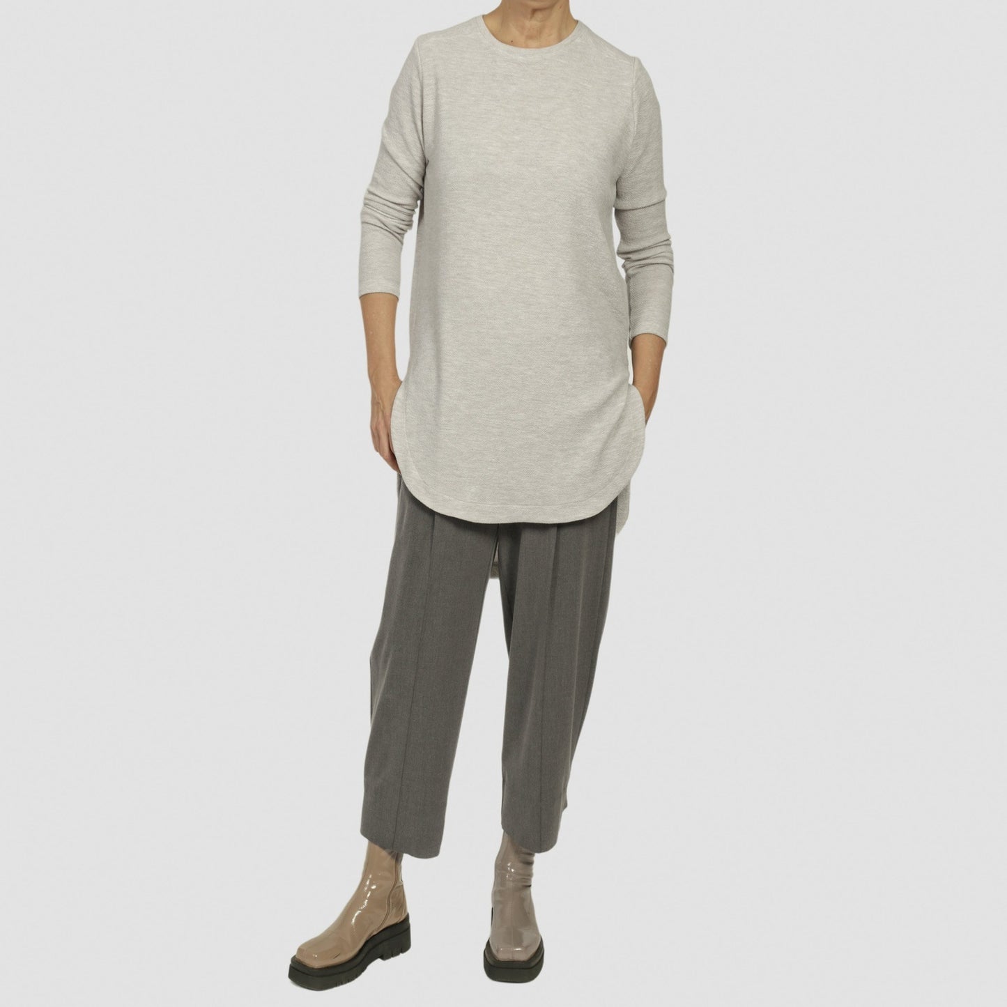 MASON CREW NECK HIGH LOW HEM TOP