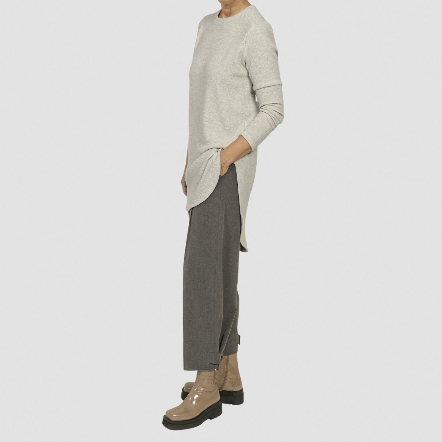 MASON CREW NECK HIGH LOW HEM TOP