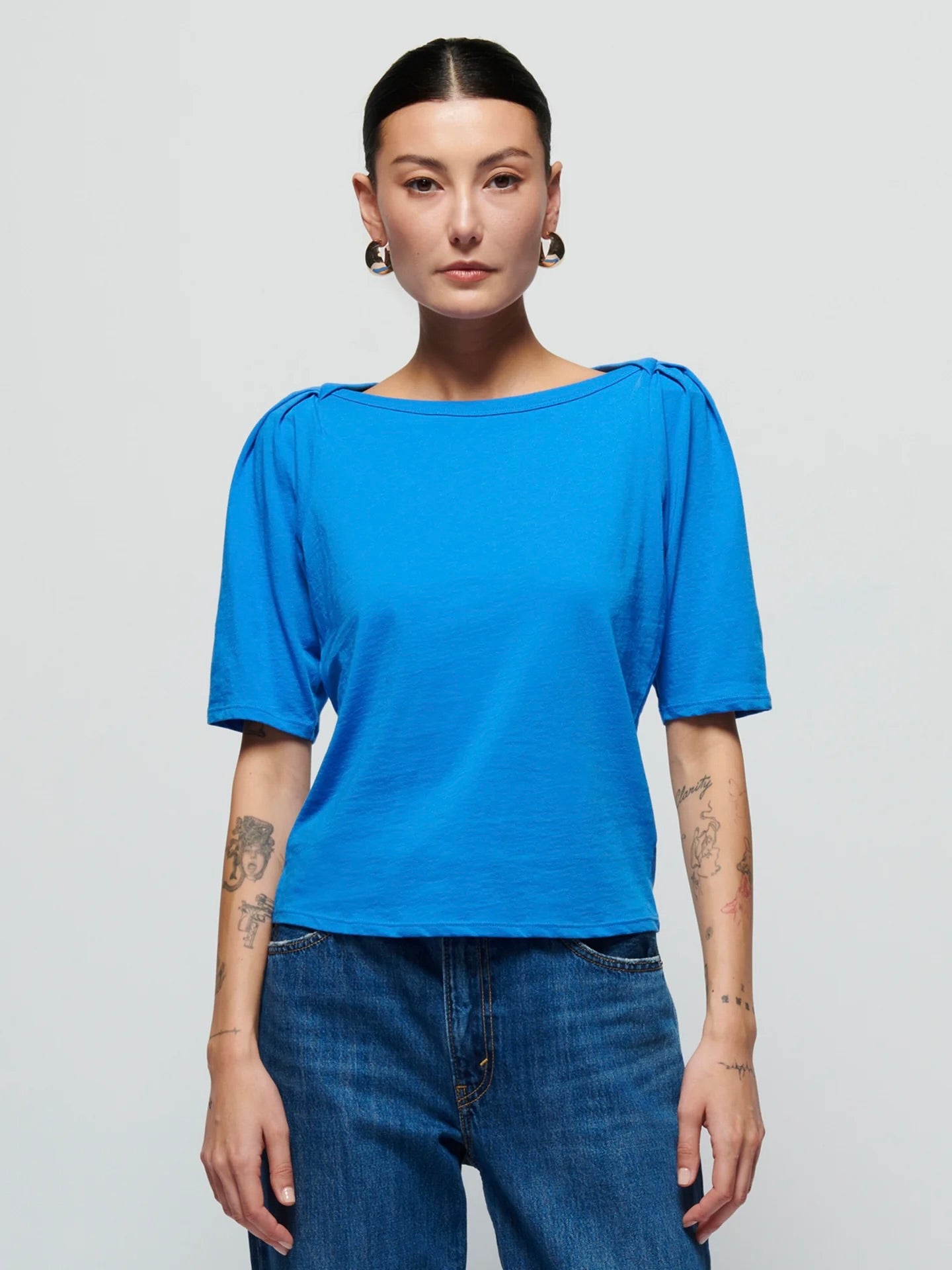 DEANA SOLID ENVELOPE T-SHIRT NATION