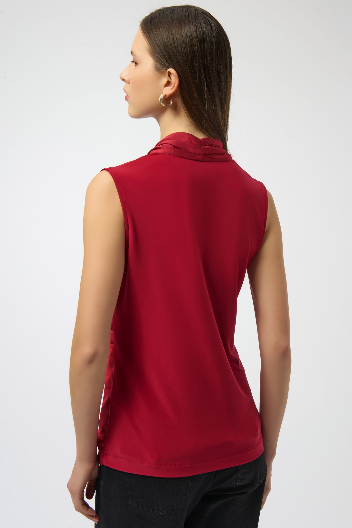 DRAPENECK TOP