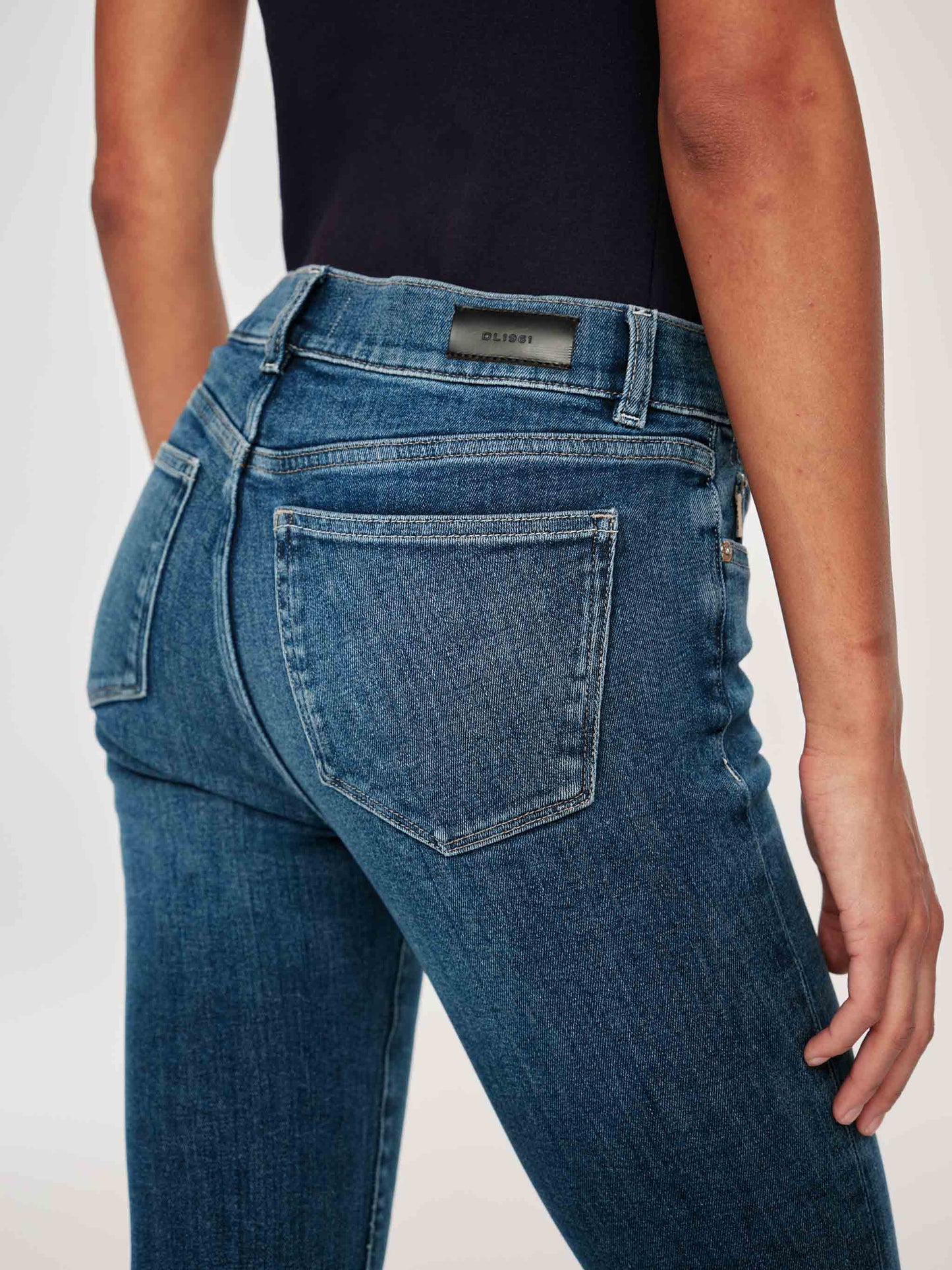 MARA STRAIGHT ANKLE JEAN