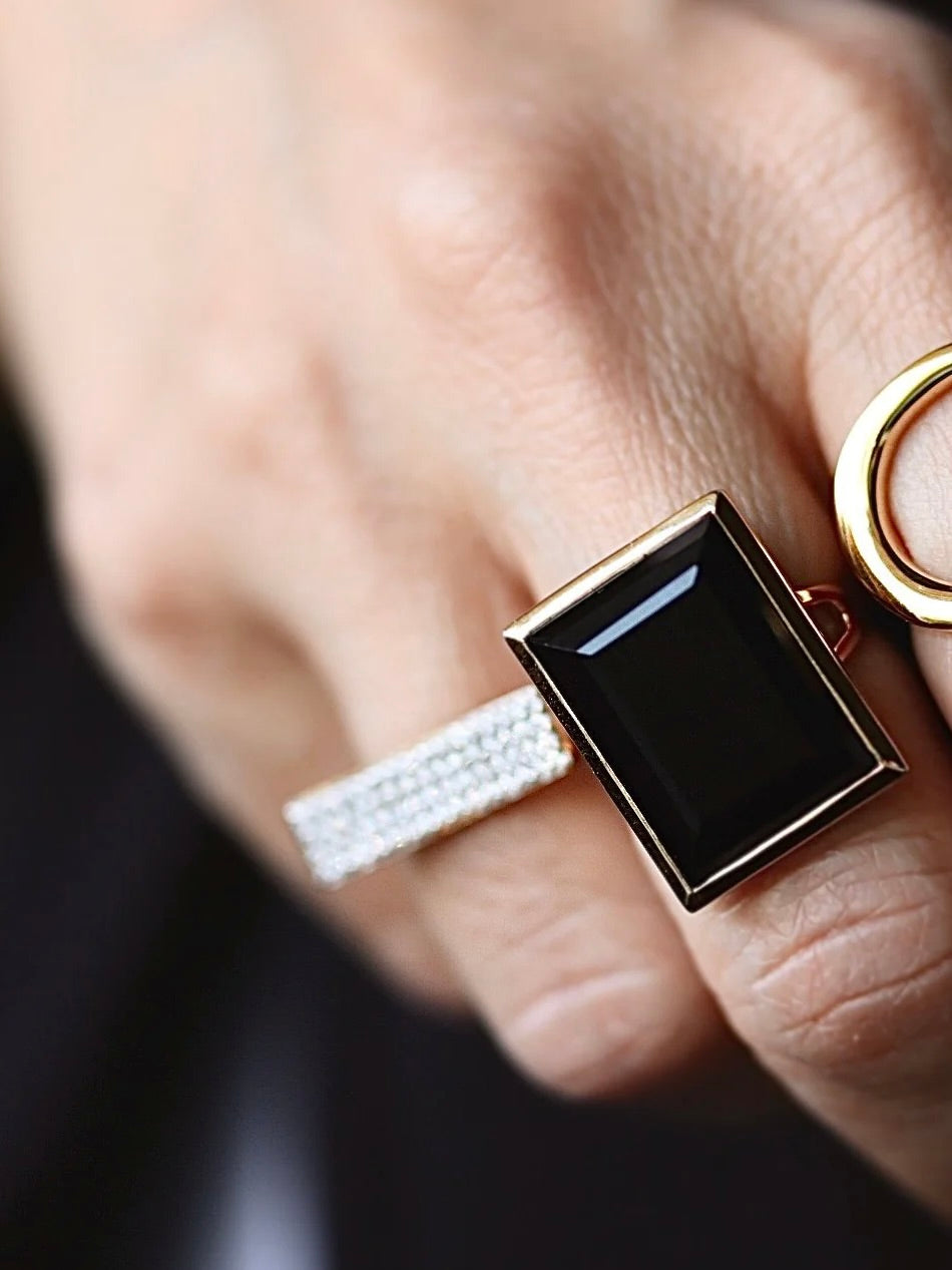 VALENCIA RING WITH BLACK ONYX