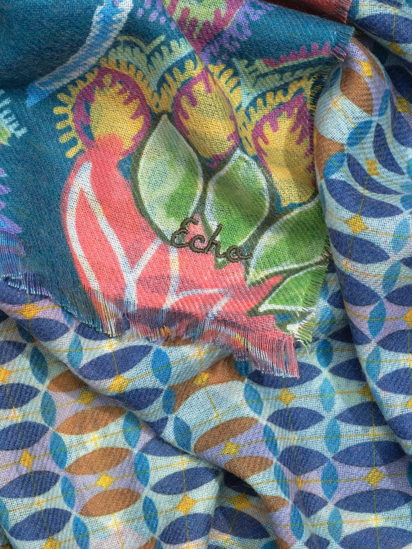 HYPNOTIC GARDEN SCARF ECHO