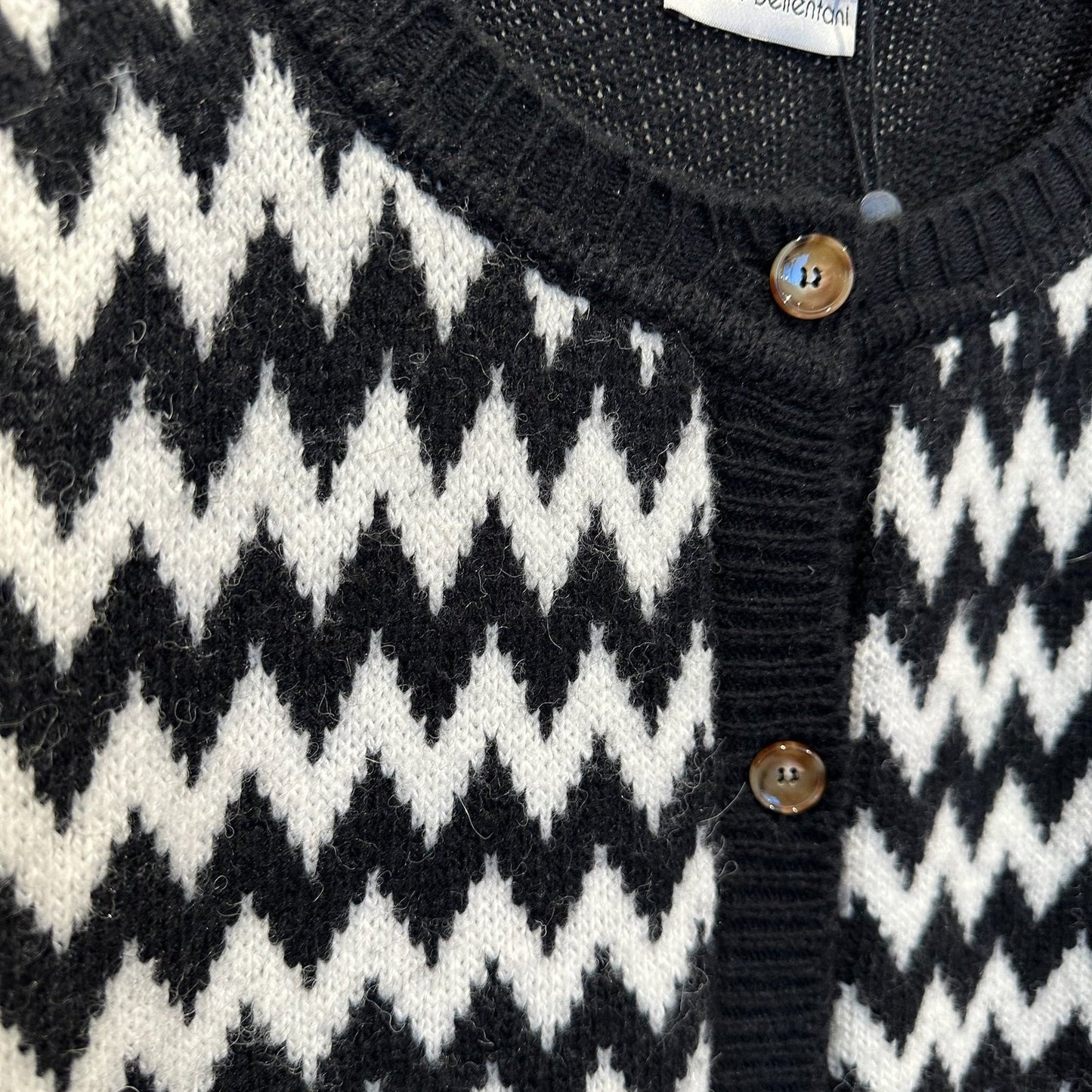 BUTTON FRONT ZIG ZAG FRONT CARDIGAN