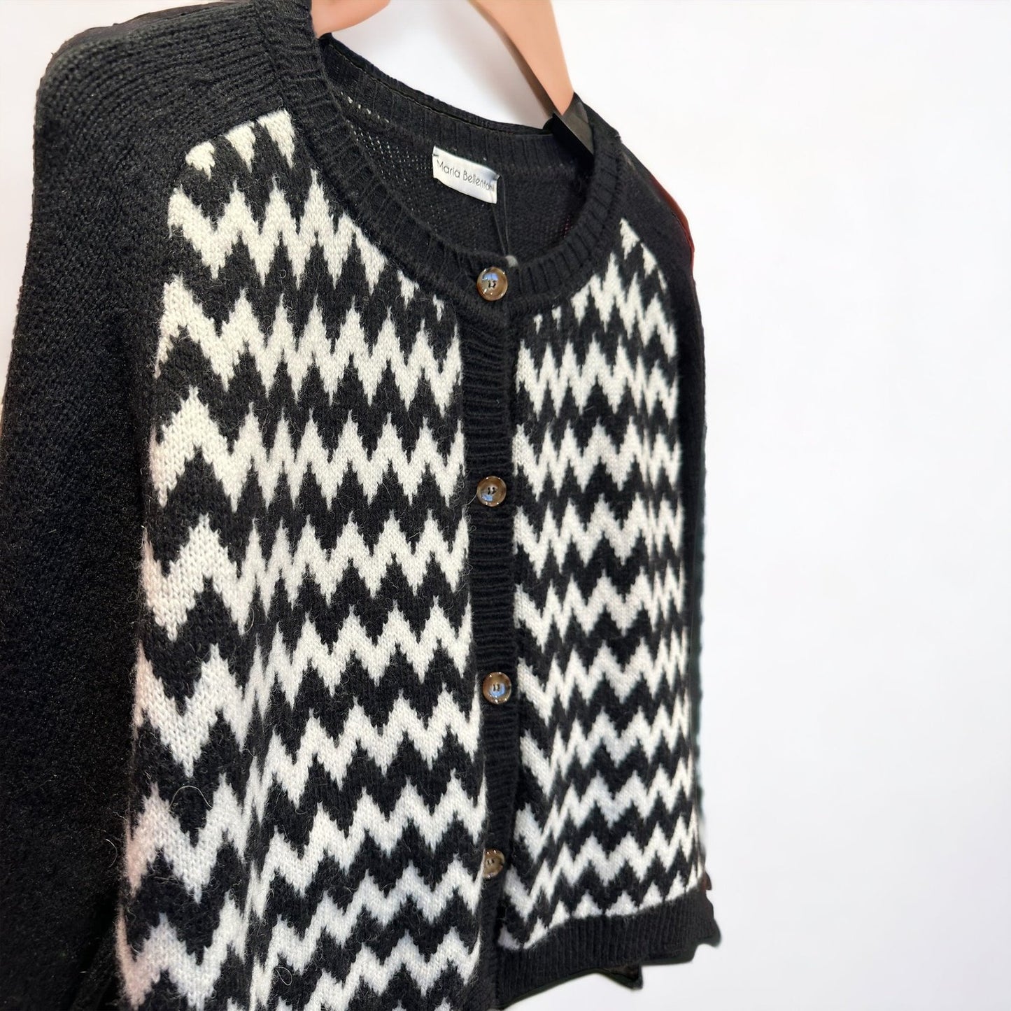 BUTTON FRONT ZIG ZAG FRONT CARDIGAN