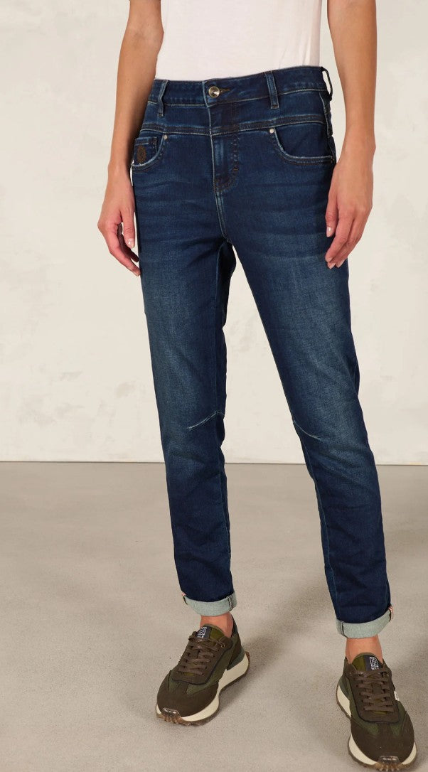 TAPERED ANKLE JEAN
