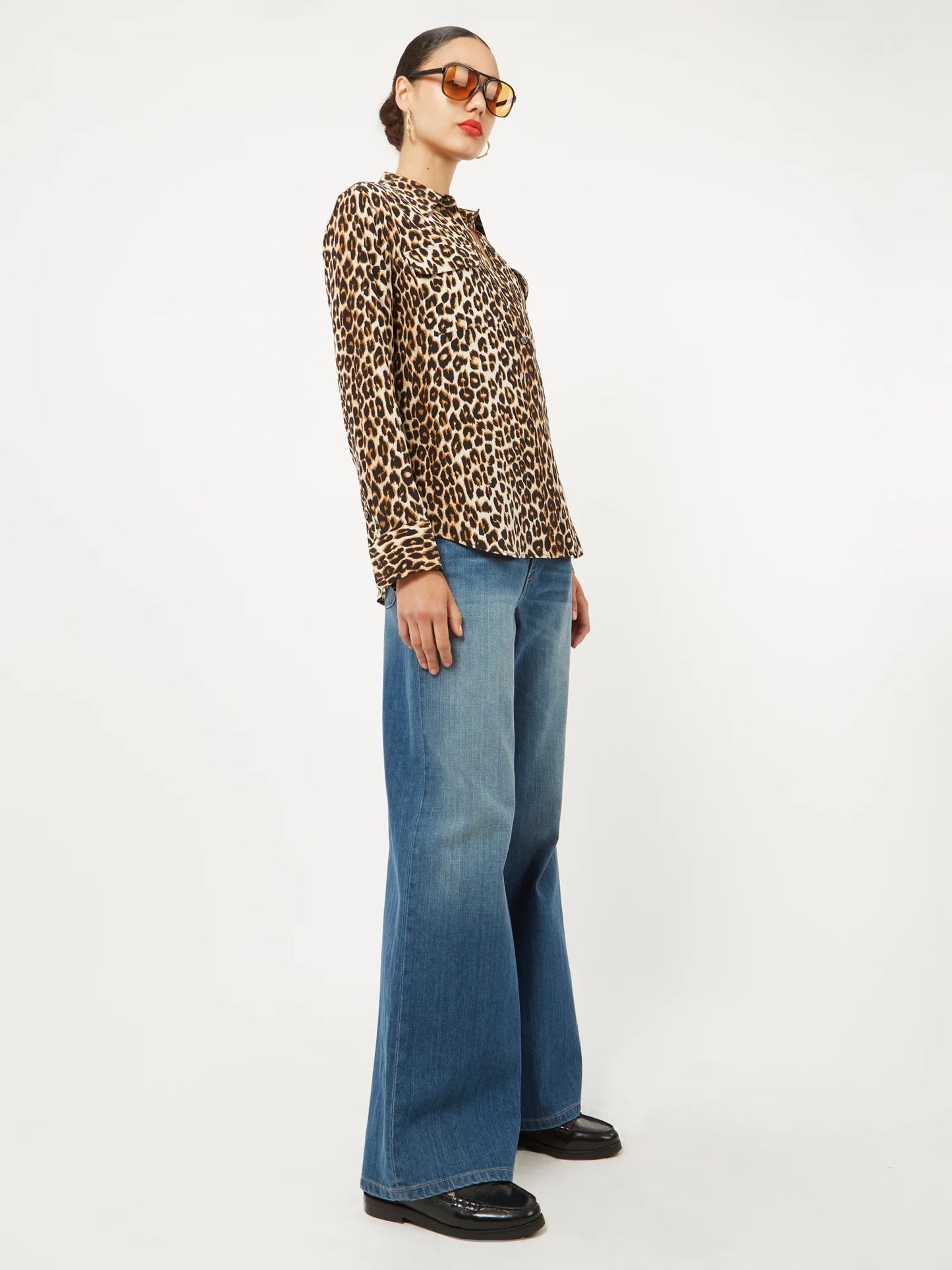 SLIM SIGNATURE LEOPARD PRINT BLOUSE