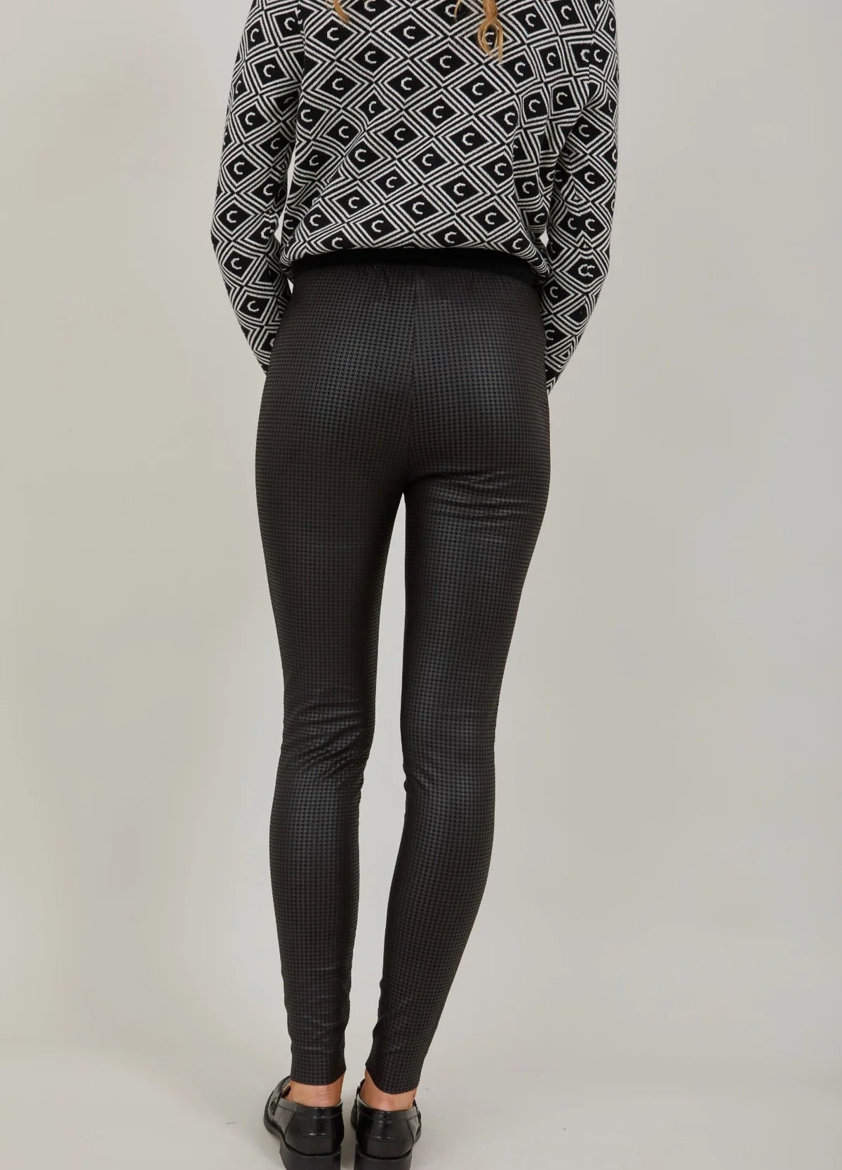 HOUNDSTOOTH PULL-ON PANT