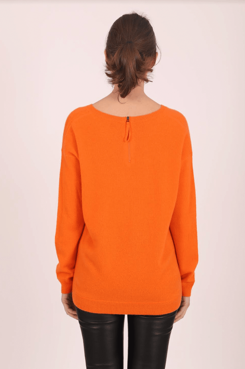 CREWNECK ZIPPER DETAIL BACK CASHMERE SWEATER