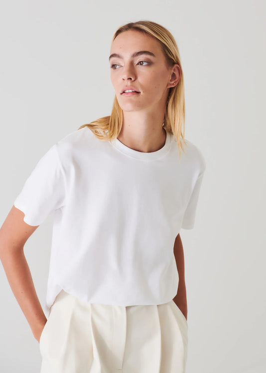 SHORT SLEEVE BOYFRIEND CREW NECK T-SHIRT