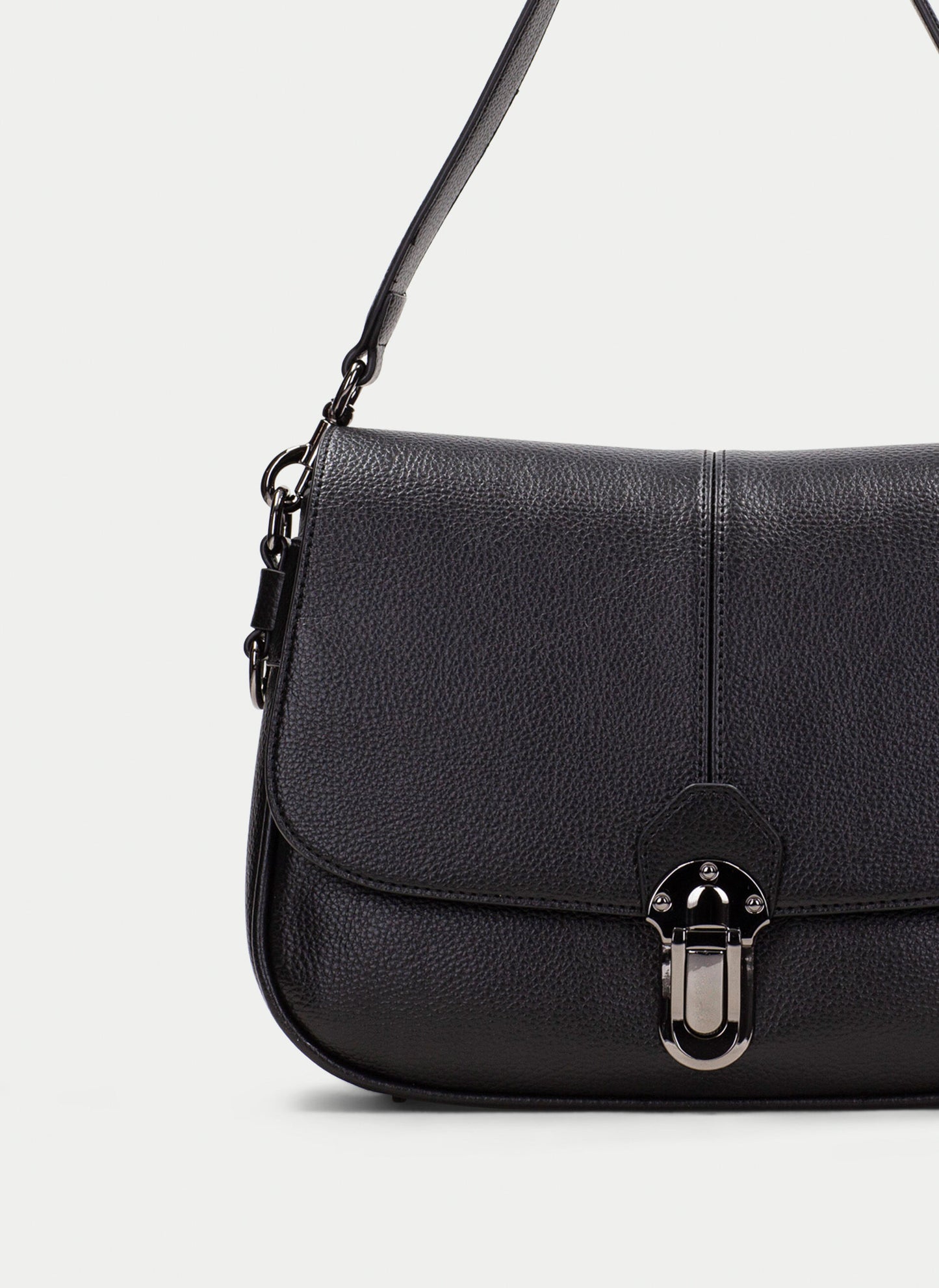 TASSEL SHOULDER BAG