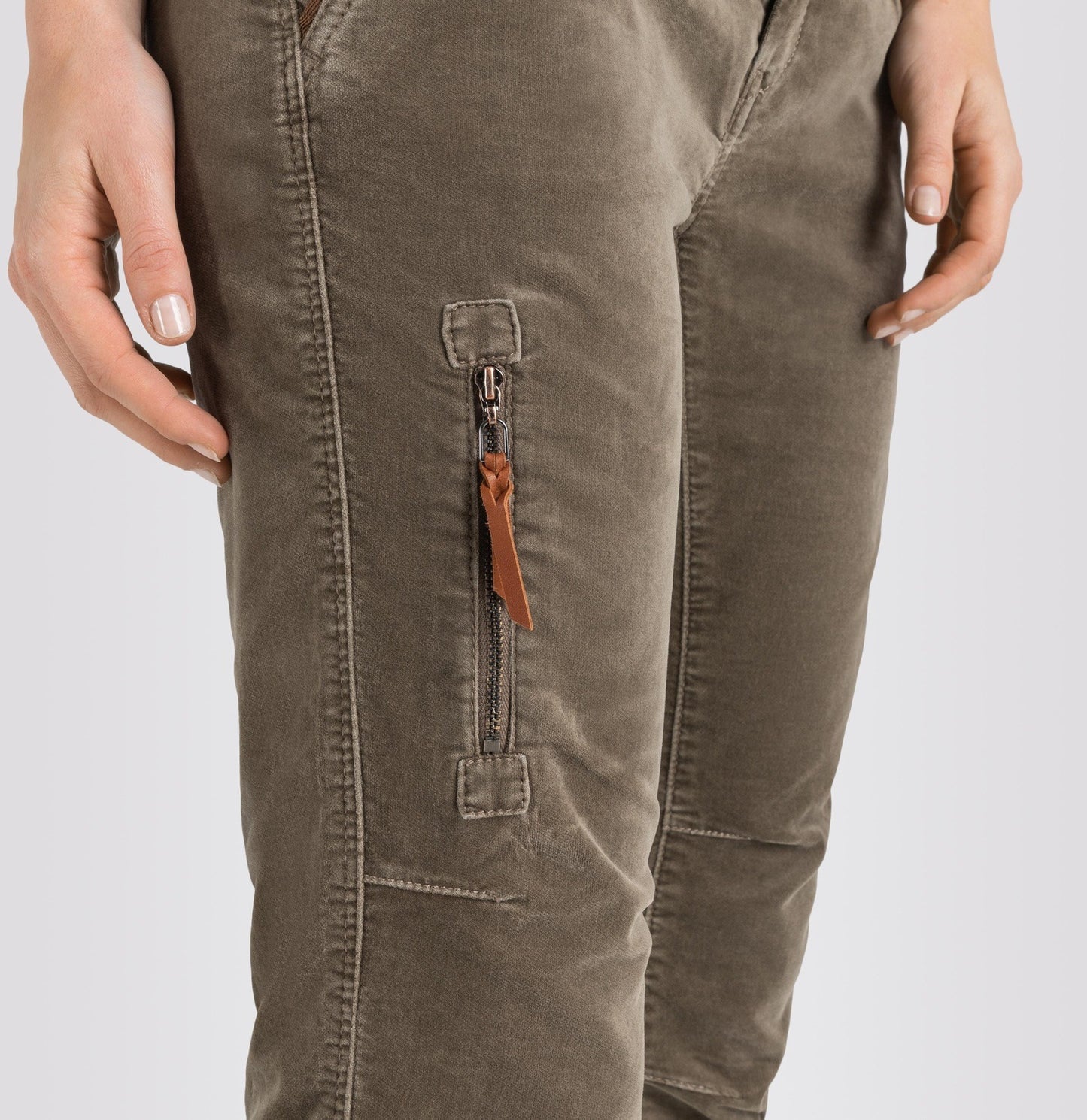 CARGO VELVET TAPERED PANT