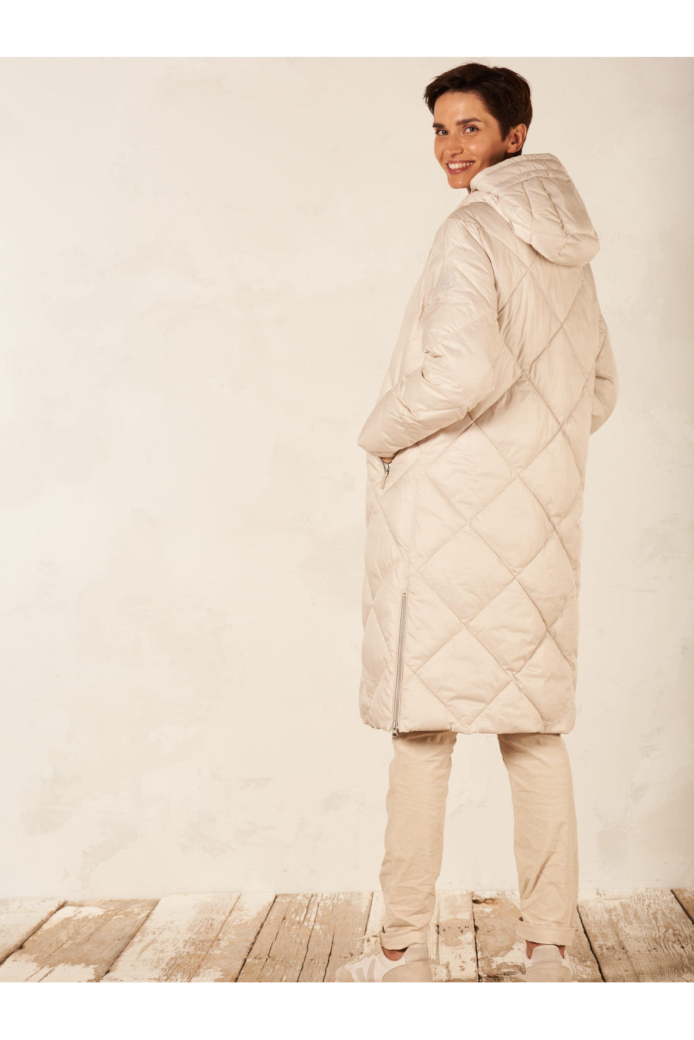 QUILTED HOODED ZIPPER COAT