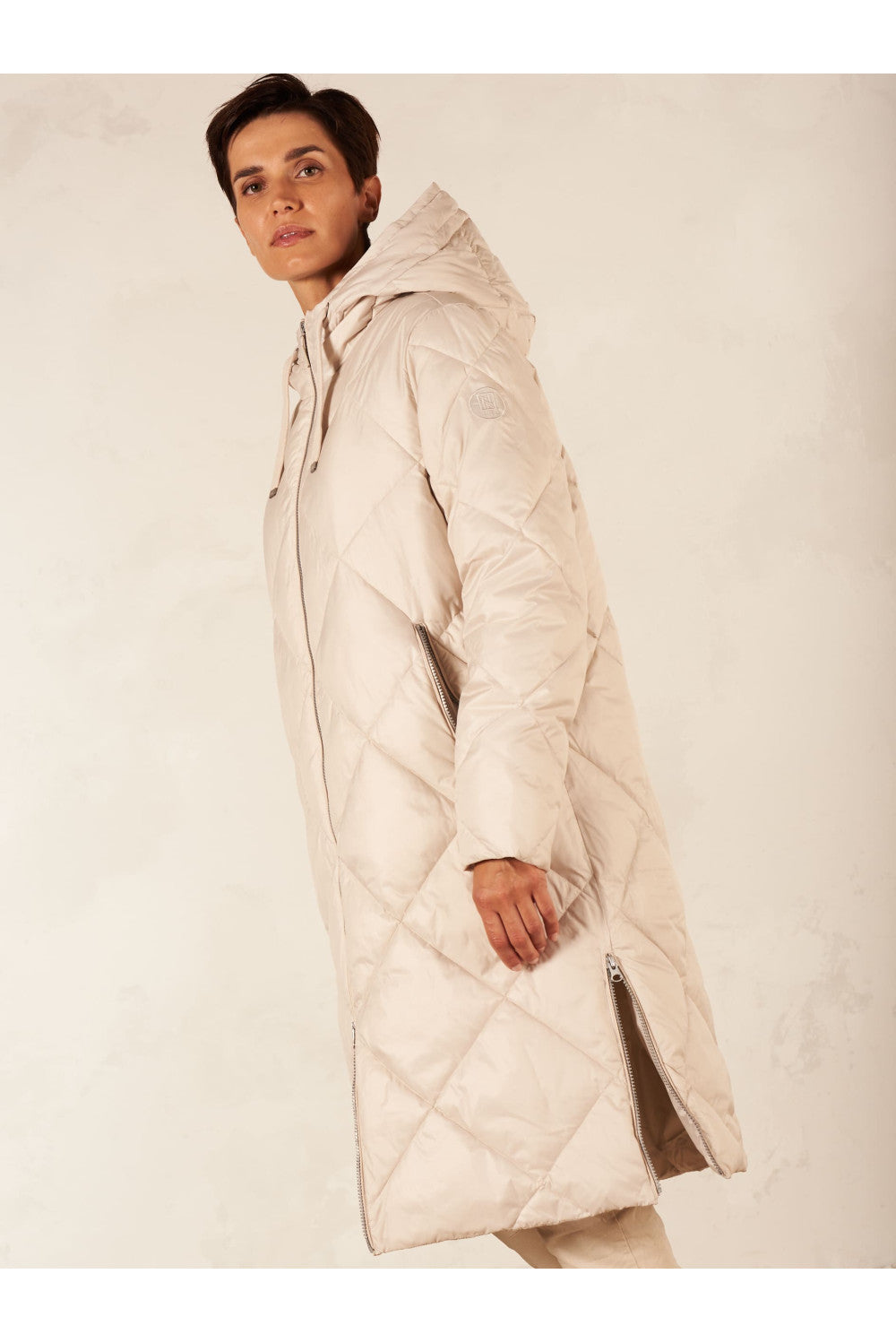 QUILTED HOODED ZIPPER COAT