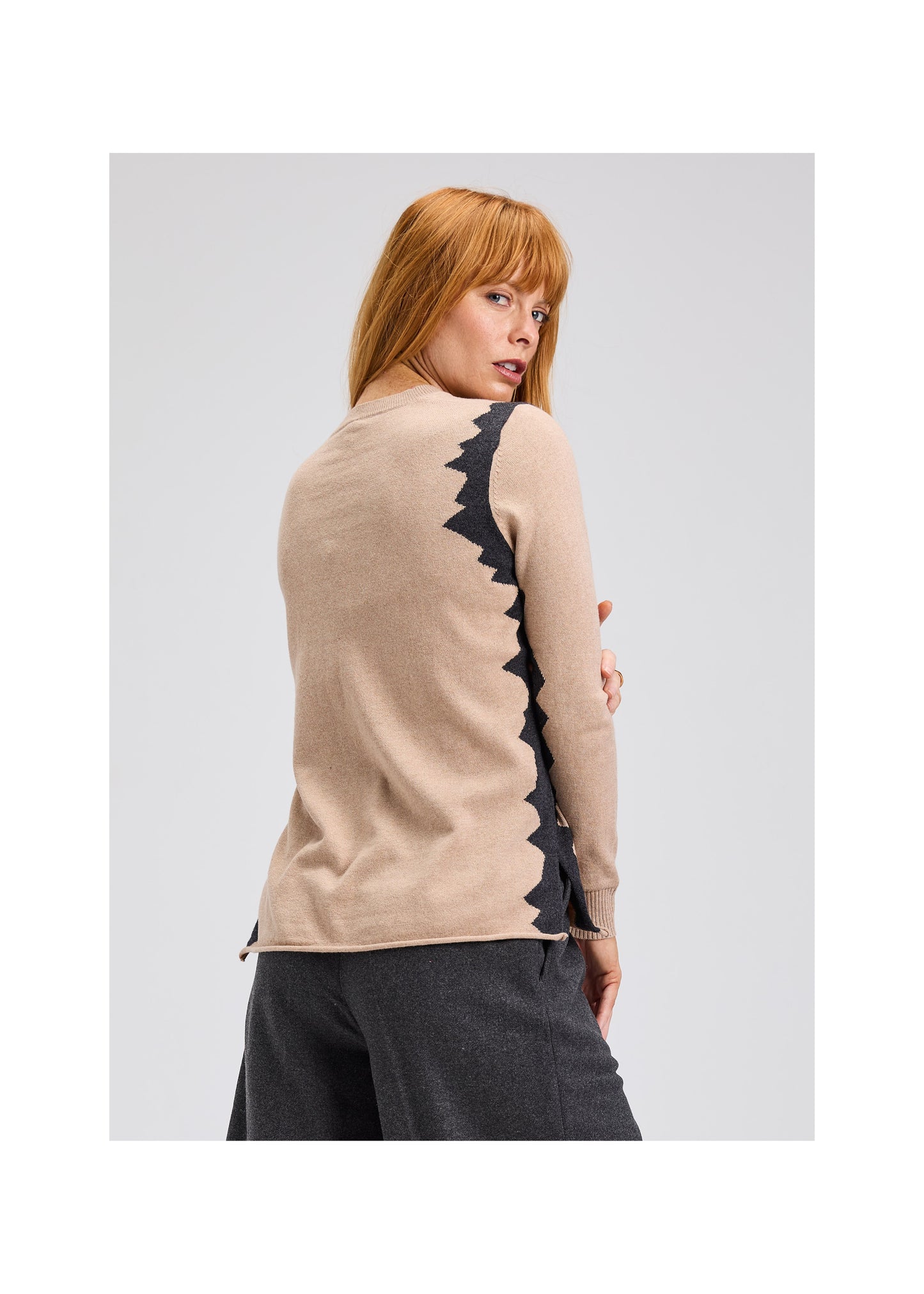 JAGGED SIDE STRIPE SWEATER