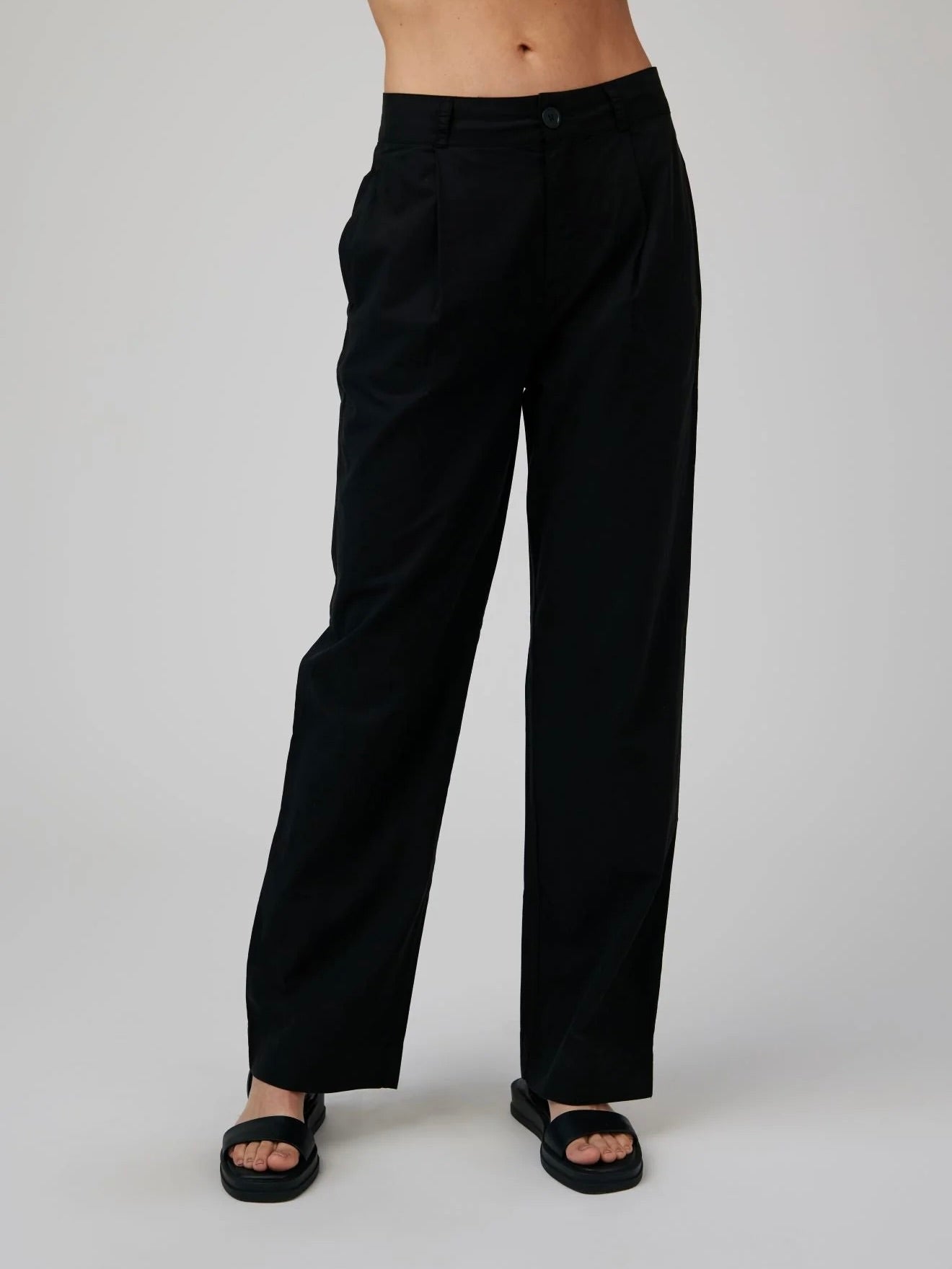 SINGLE PLEAT TROUSER