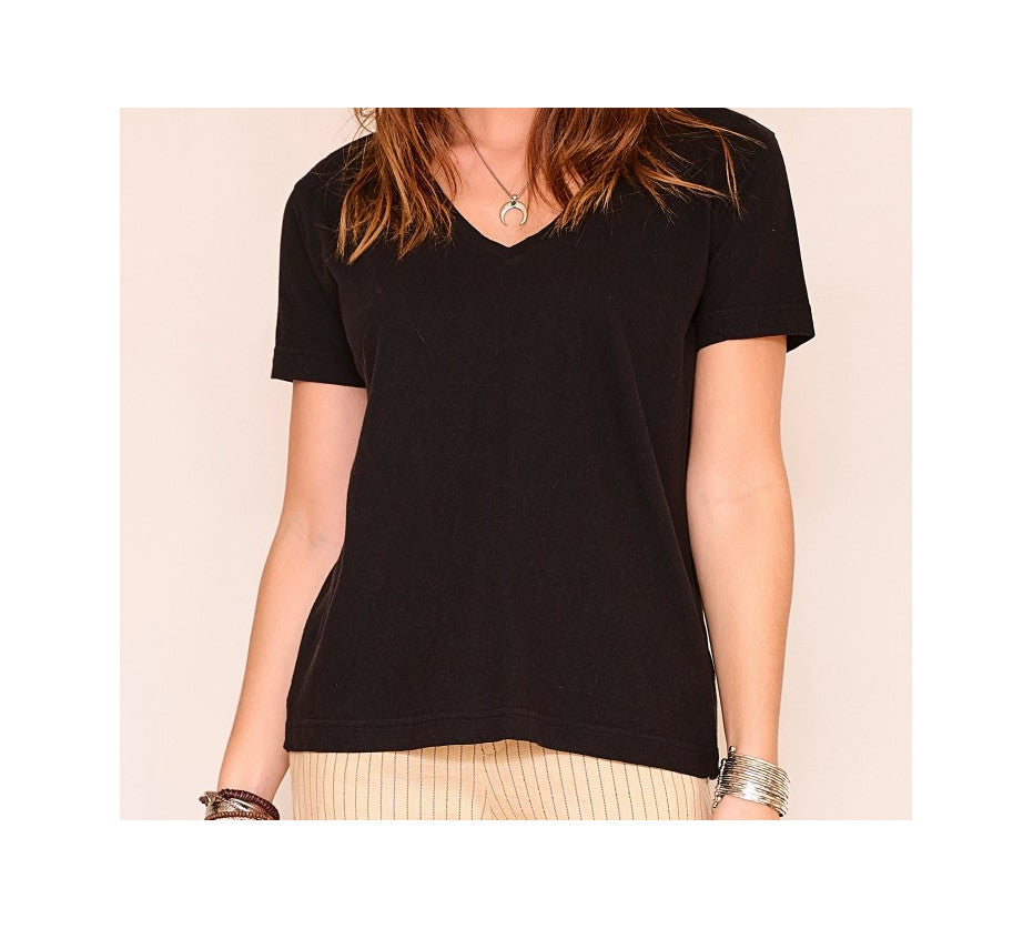 SHORT SLEEVE BASIC V-NECK
