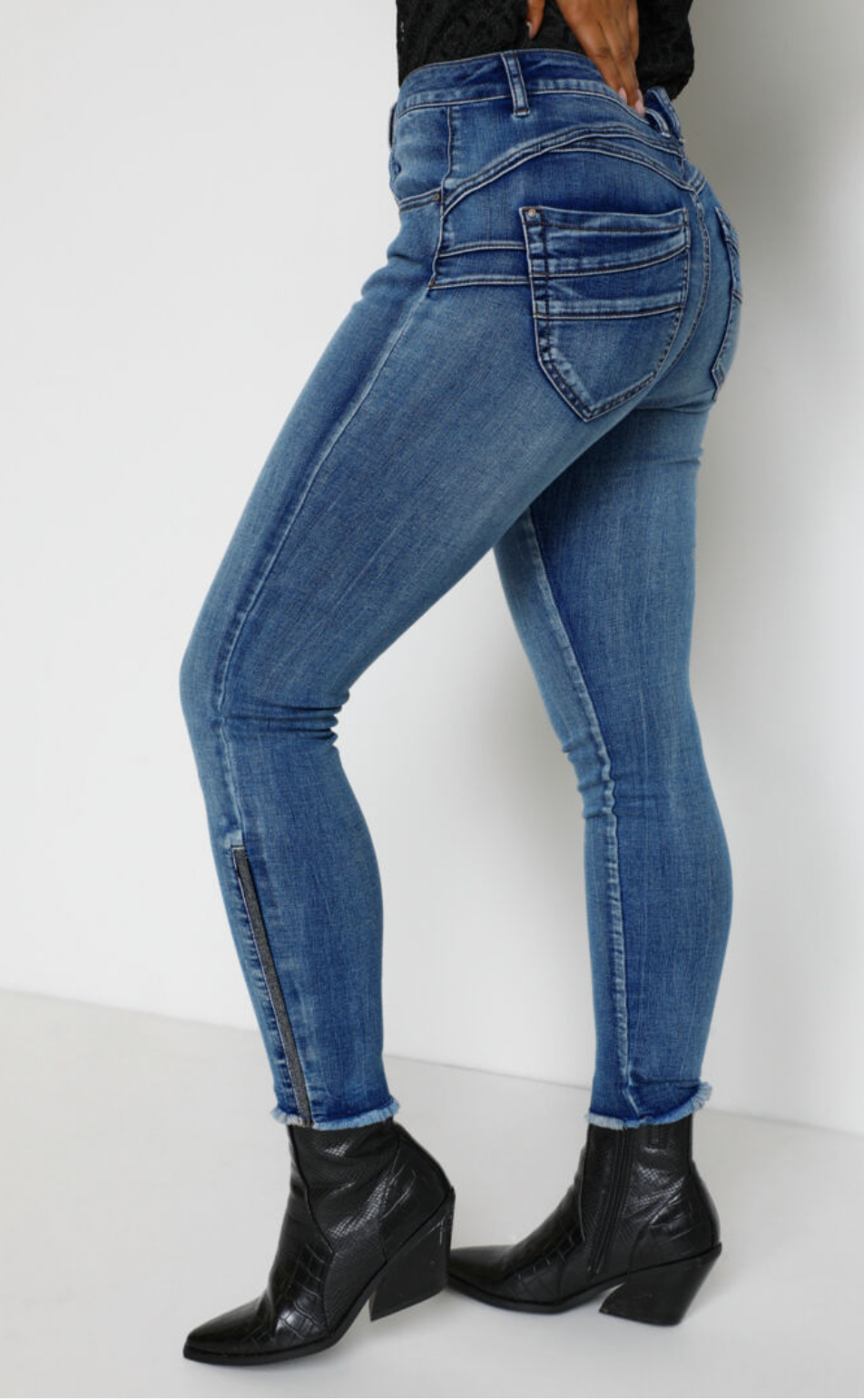Liana Shape Fit Ankle Jean