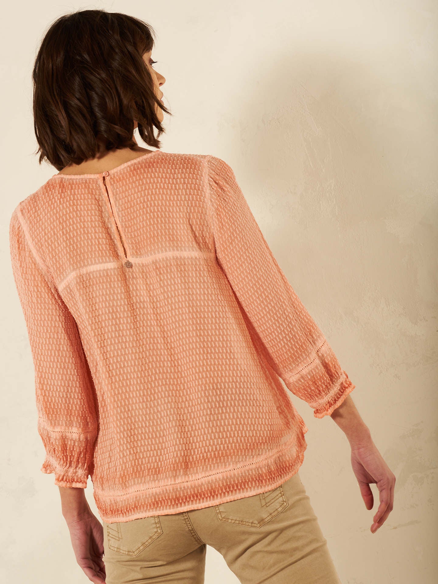 3/4 SLEEVE TIE NECK BLOUSE