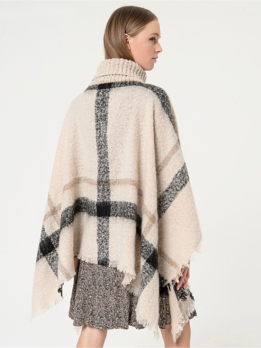 ROLL NECK PONCHO