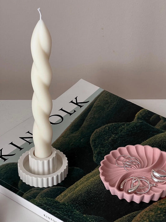 RIBBED CANDLESTICK HOLDER