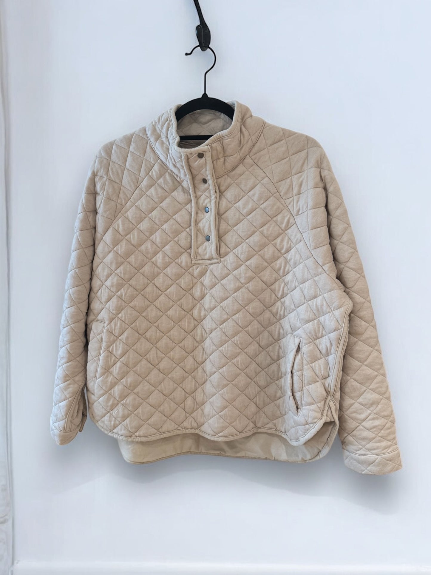 QUILTED PULLOVER TOP