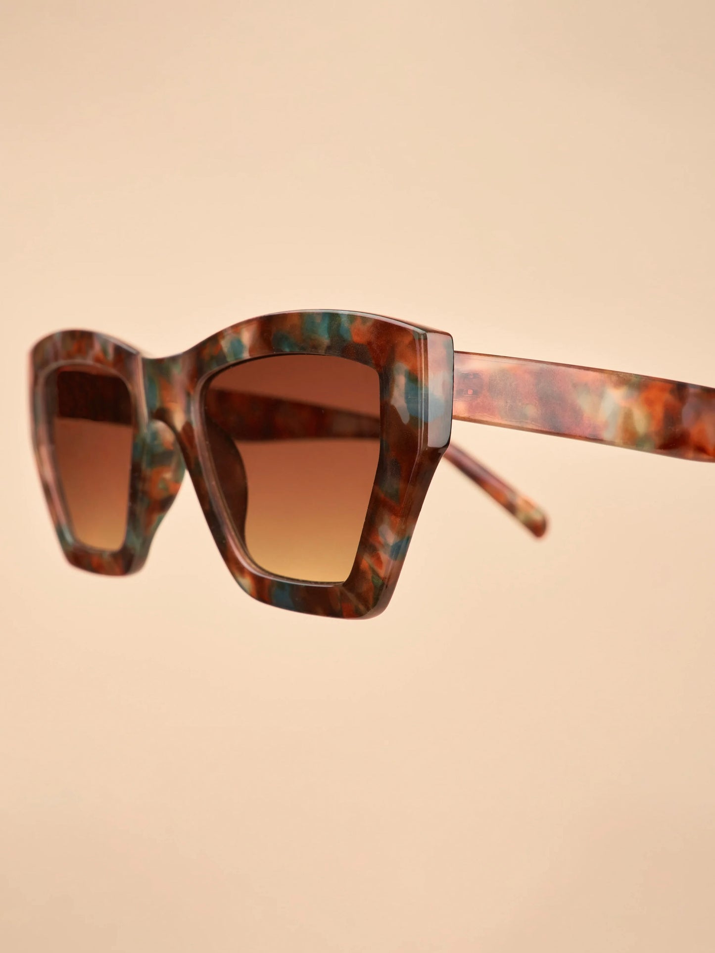 TORTOISE SUNGLASSES