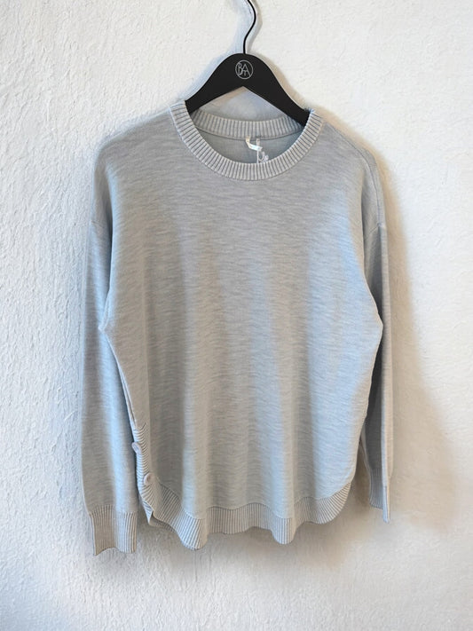 SCOOP HEM PULLOVER SWEATER