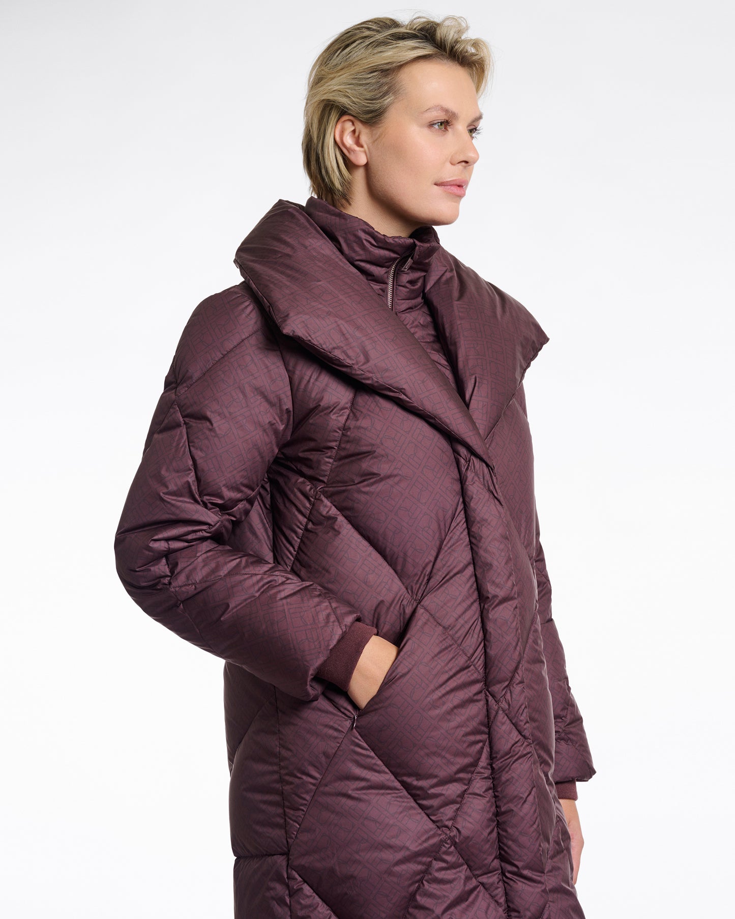 DOWN DIAMOND QUILTED LONG COAT