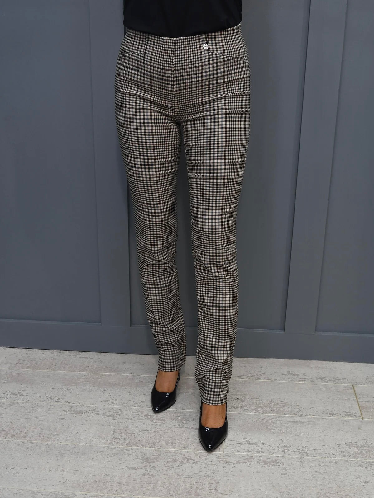 PLAID PULL ON SLIM LEG PANT ROBELL