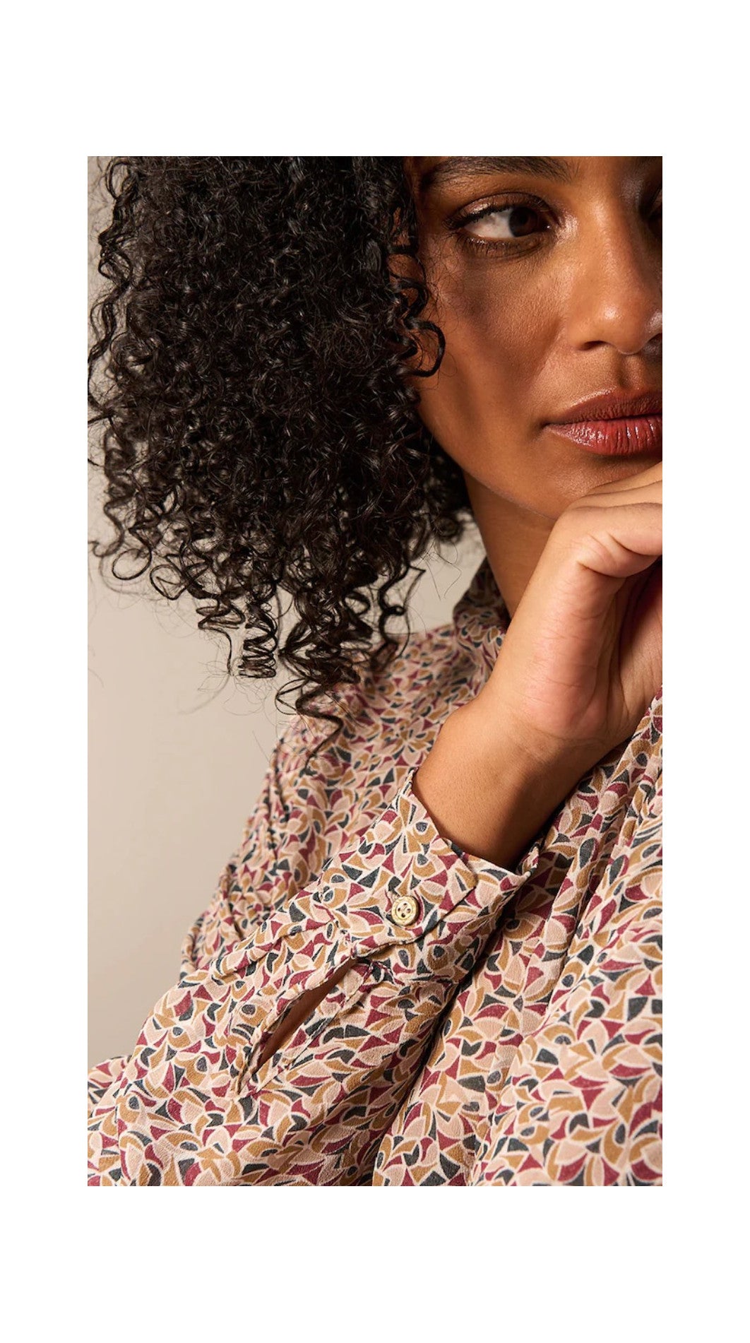 CHIFFON PRINT BUTTON UP BLOUSE