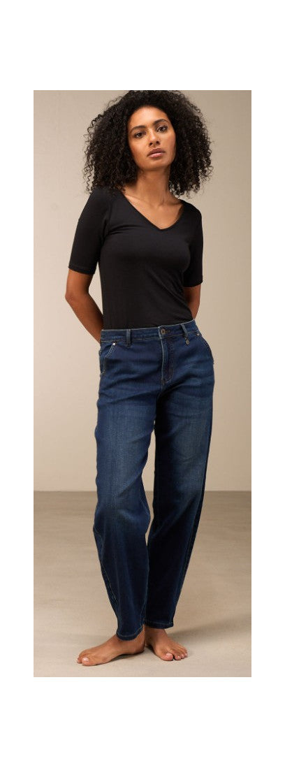BARREL LEG STRETCH JEAN