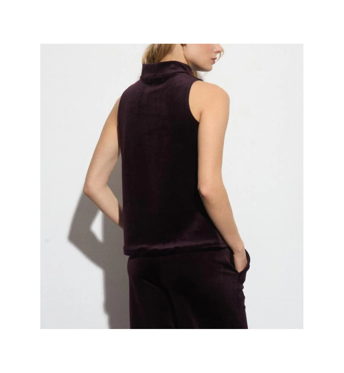 VELVET SLEEVELESS TOP