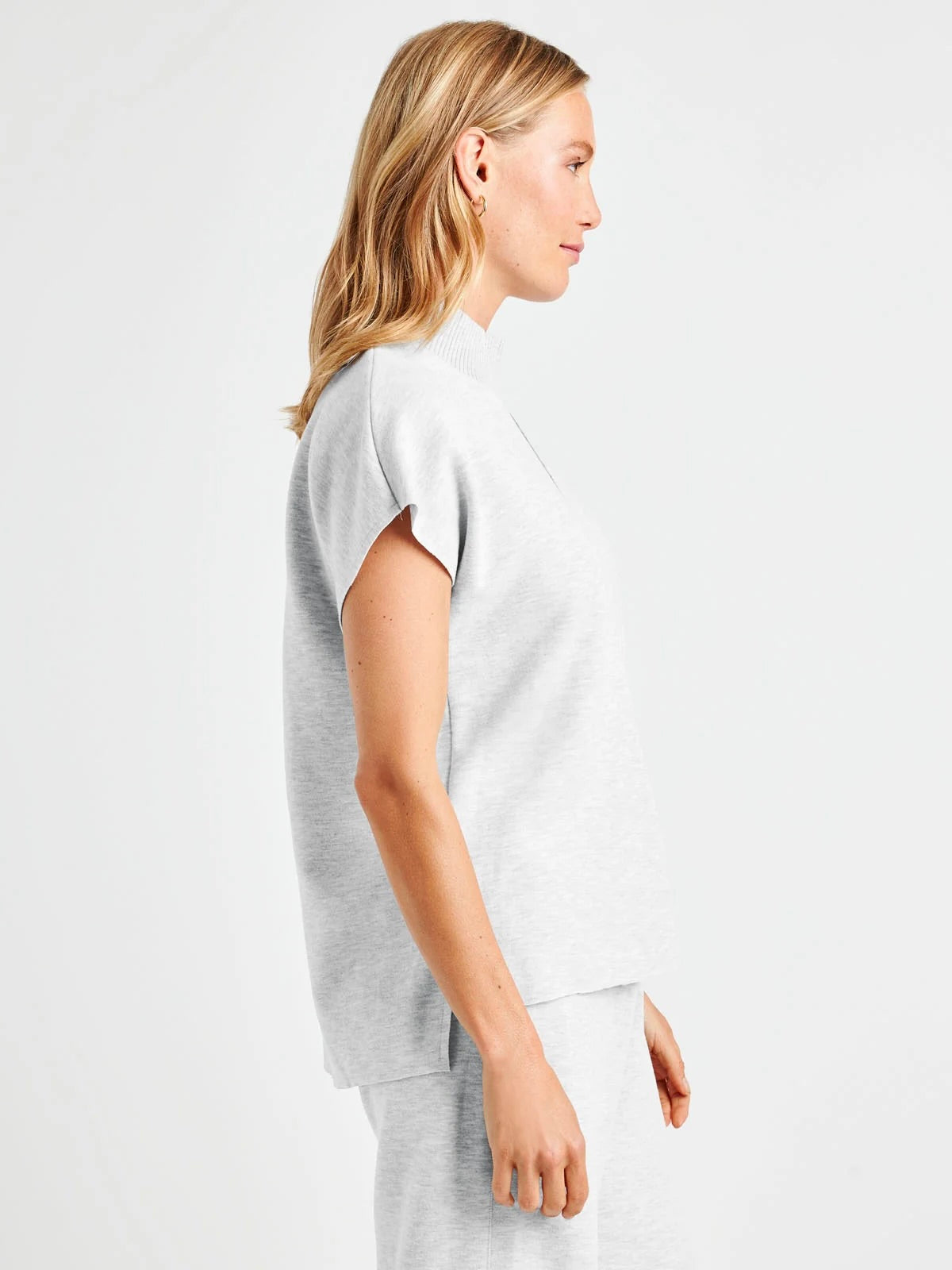 MOCKNECK PULLOVER TOP