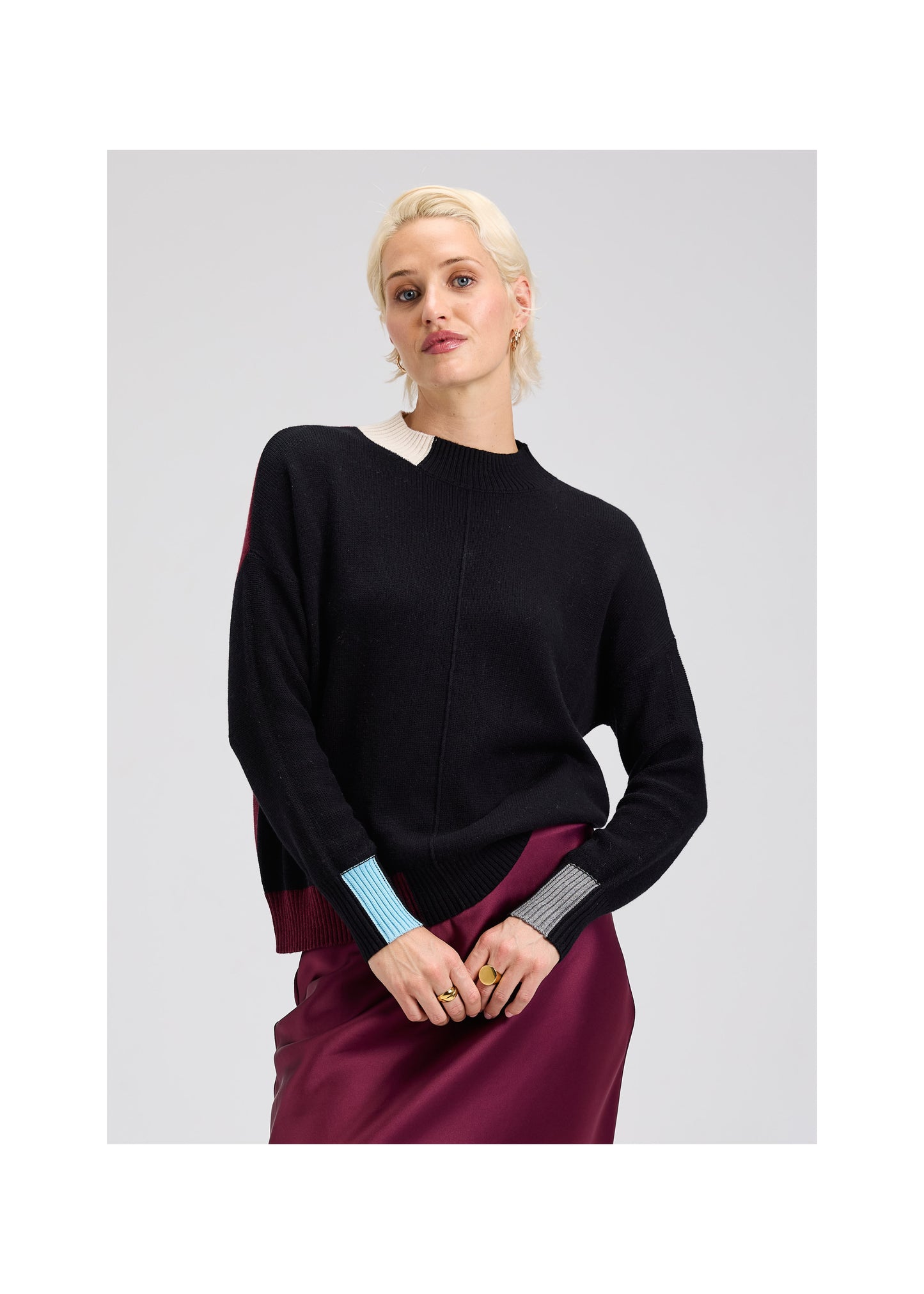 COLOUR BLOCK TRIM SWEATER