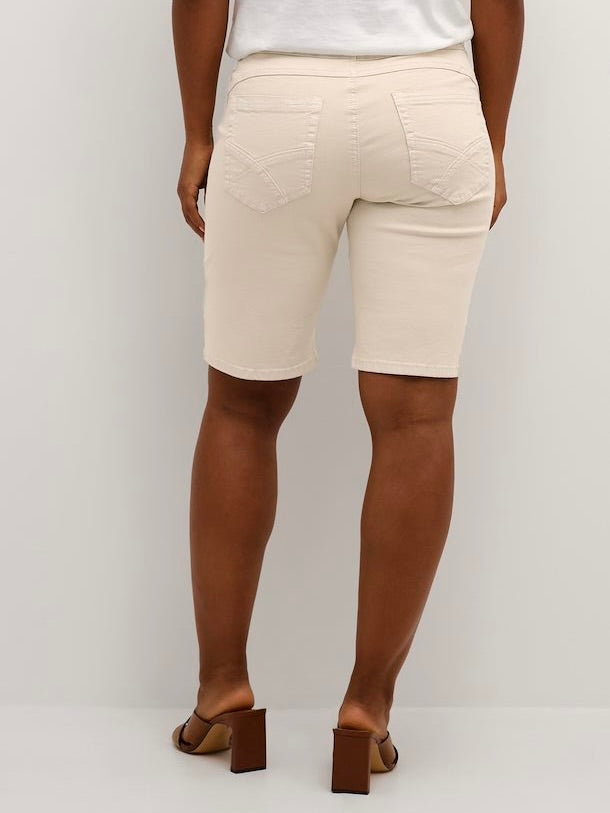 ANN TWILL COCO FIT SHORT CREAM