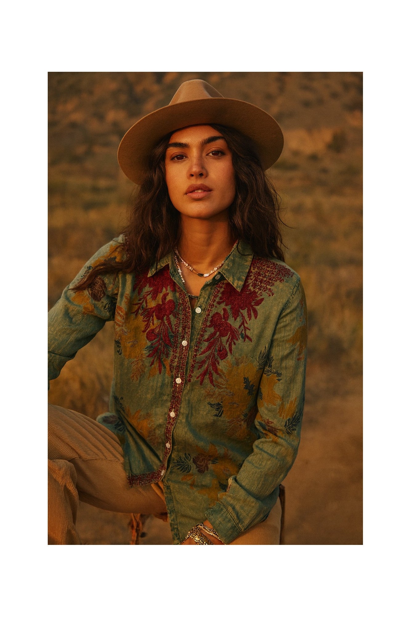 PRINT DISTRESSED SHIRT