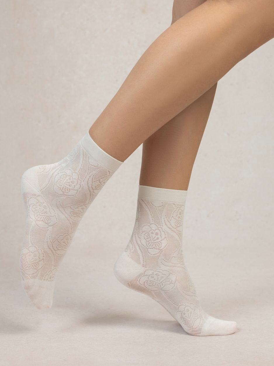 LACY SILK FLOWER ANKLE SOCKS