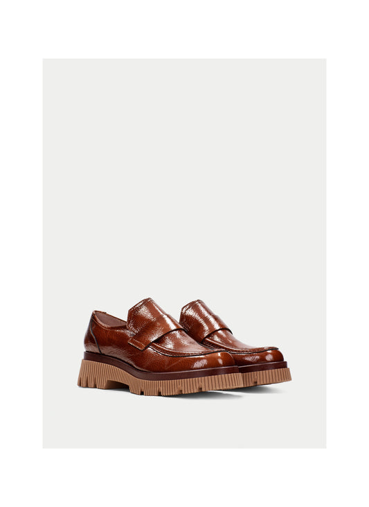 PATENT LEATHER LOAFER