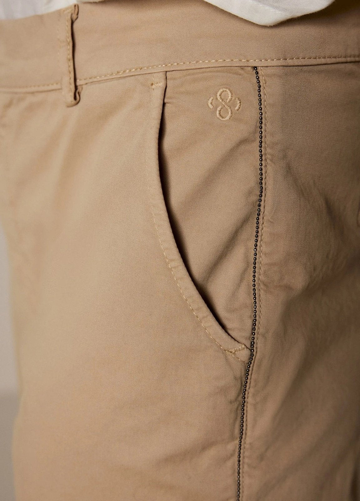 CONTRAST SIDE SEAM CHINO PANT SUMMUM