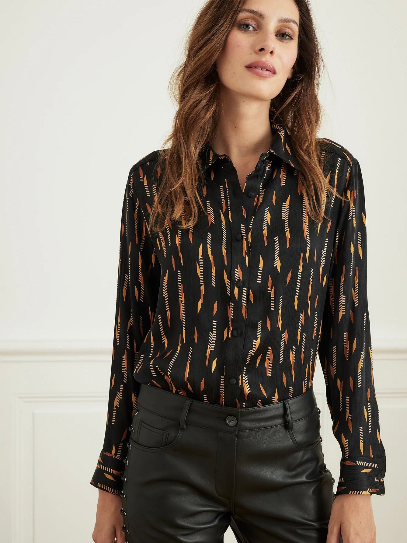 Long Sleeve Geo Printed Blouse